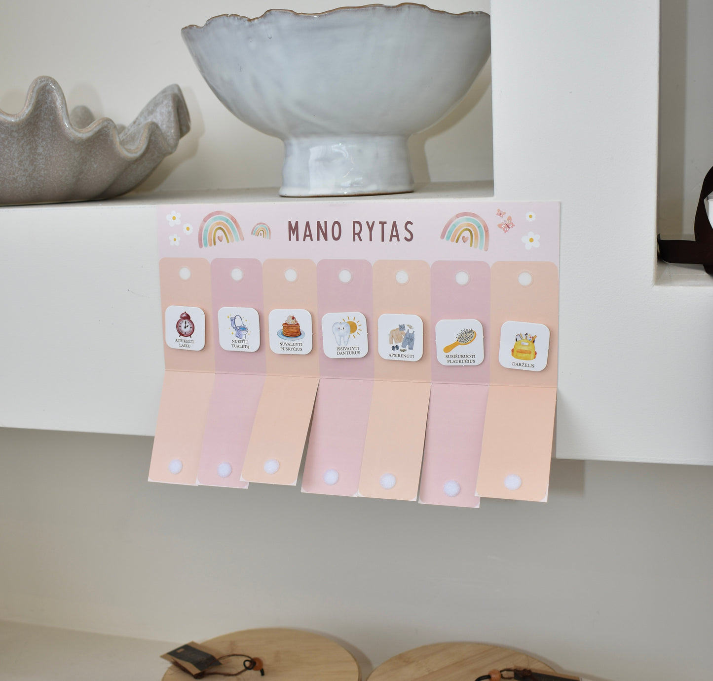 Rutinos kalendorius mergaitėms, ryto ir vakaro rutina, vaiko dienotvarkė, vizualinis tvarkaraštis vaikams, užduotėlės mergaitėms, savarankiškumo ugdymas, edukaciniai kalendoriai, velcro lipdukai, keičiama rutina, vaivorykštės dizainas.