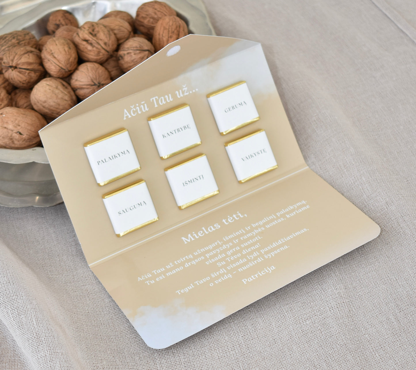 Atvirutė su šokoladukais tėčiui | Beige